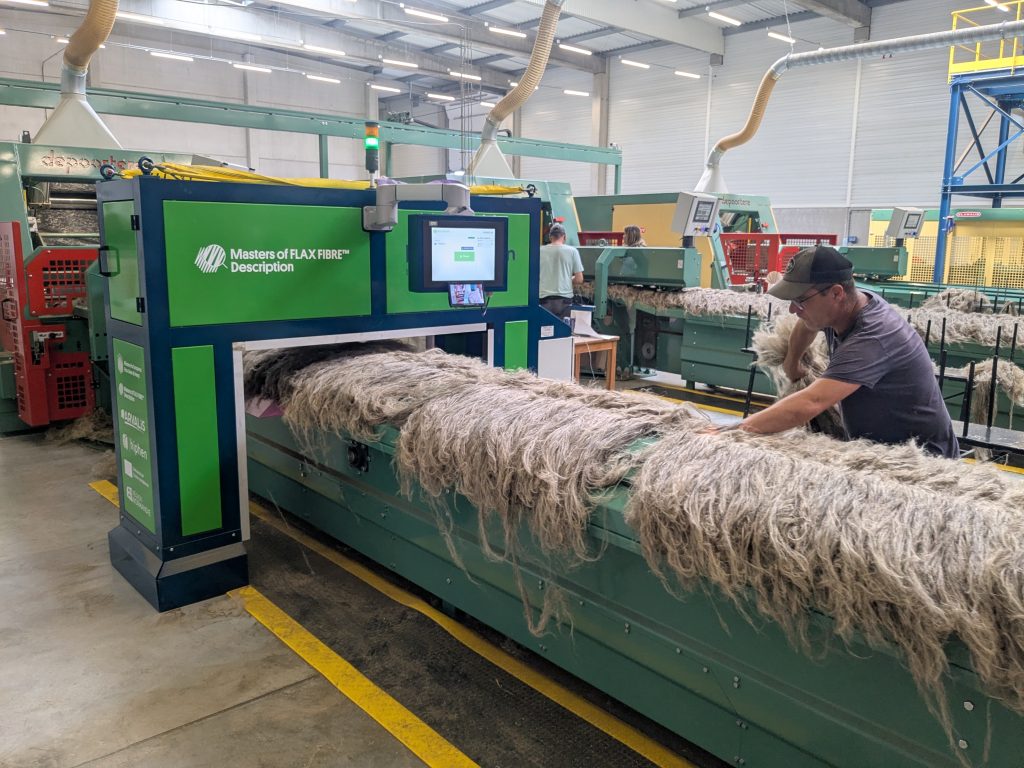 Score card generation to rank raw material quality at processing facility (linen fibers use case)